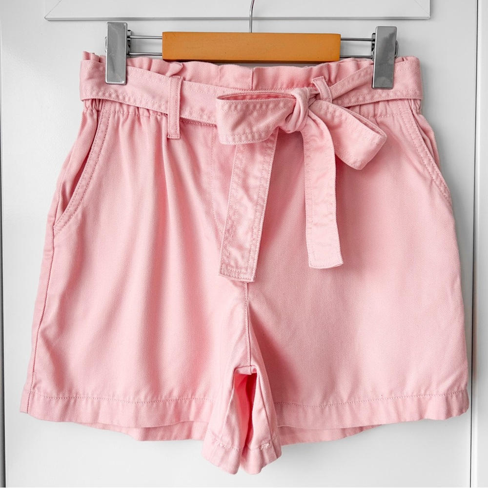 Light pink high waist lyocell shorts